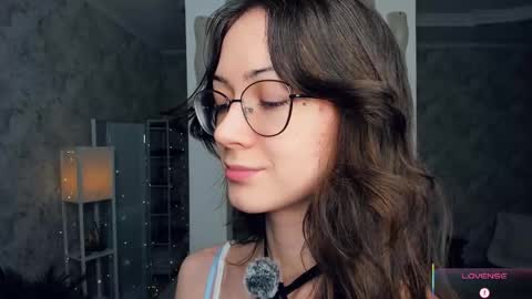 Snapshot of defeded_lovee chatting on 02-22-26, 08:51 Amy online show from 02-22-26, 08:51