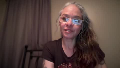 Snapshot of degeneratesaint chatting on 01-12-25, 07:43 Tori online show from 01-12-25, 07:43