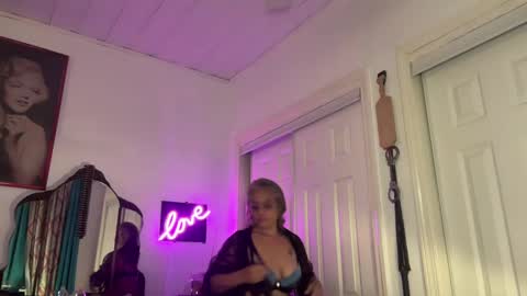 Snapshot of degeneratesaint chatting on 09-25-25, 02:26 Tori online show from 09-25-25, 02:26