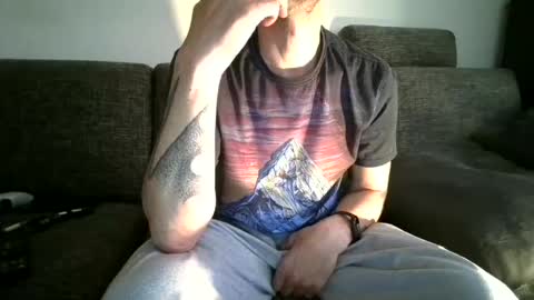 Snapshot of degrandis chatting on 05-09-26, 11:15 Luka Magic online show from 05-09-26, 11:15