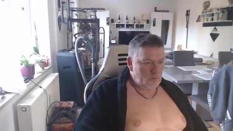 deinprinz2312 online show from 12-04-24, 09:40