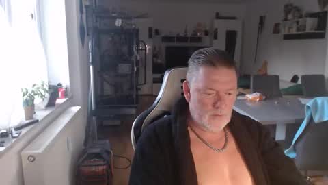 deinprinz2312 online show from 09-17-25, 05:09