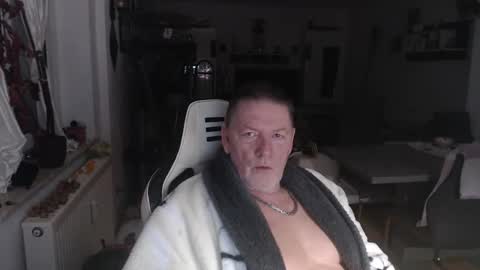 deinprinz2312 online show from 11-20-25, 04:01