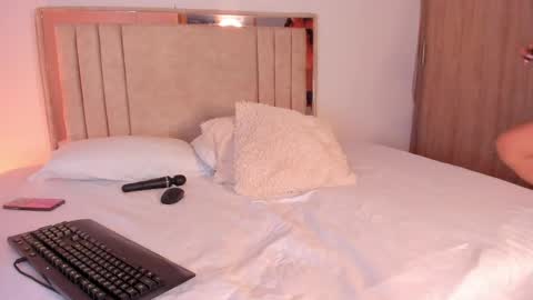 Snapshot of deisy_queen chatting on 06-05-26, 08:25 Ricarda online show from 06-05-26, 08:25
