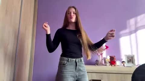 Mila online show from 03-04-26, 07:25