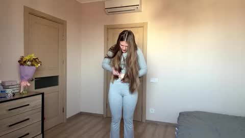 Mila online show from 03-20-26, 09:36