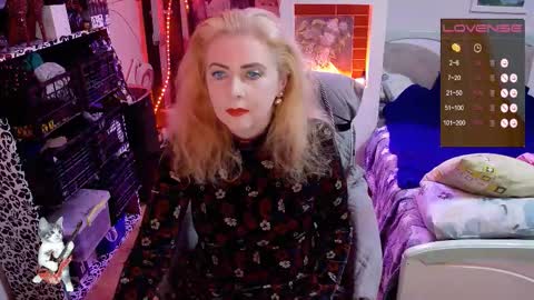 Delicacat online show from 10-17-25, 08:11