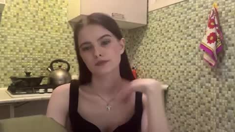 Kiki online show from 04-19-26, 06:10