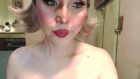 Snapshot of deliciosats chatting on 06-21-26, 02:47 Mercedes online show from 06-21-26, 02:47