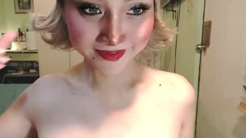 Snapshot of deliciosats chatting on 06-22-26, 02:57 Mercedes online show from 06-22-26, 02:57