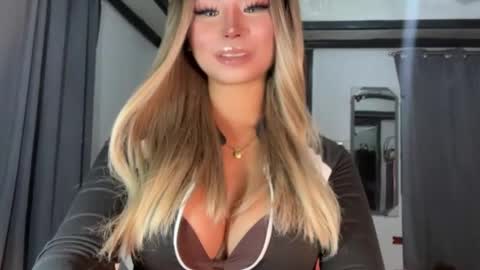 Hello your loving faye 3 online show from 02-04-26, 07:58