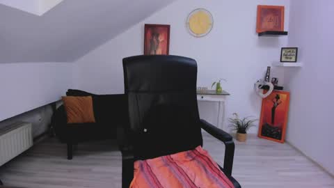 Snapshot of deliciouslolly chatting on 04-27-26, 03:26 DeliciousLolly online show from 04-27-26, 03:26