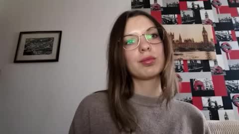 Aurora online show from 01-09-25, 11:03