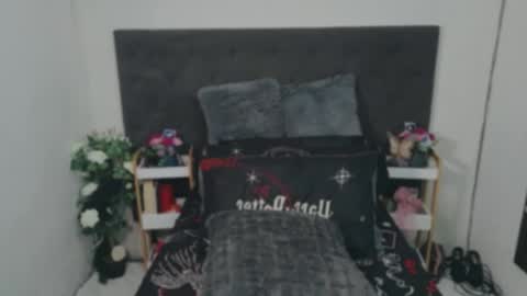 Snapshot of delilah_blazee chatting on 06-17-26, 08:32 Delilah Blaze online show from 06-17-26, 08:32