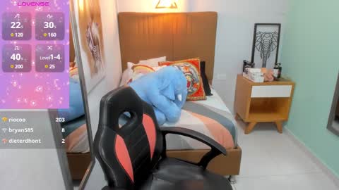 Snapshot of delilaquinn chatting on 12-27-24, 01:22 delilaquinn online show from 12-27-24, 01:22