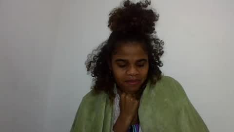 Snapshot of delphineee chatting on 06-19-26, 02:05 delphine online show from 06-19-26, 02:05
