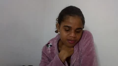 Snapshot of delphineee chatting on 06-23-26, 05:00 delphine online show from 06-23-26, 05:00