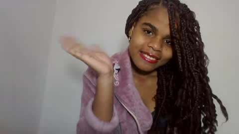 Snapshot of delphineee chatting on 06-25-26, 11:15 delphine online show from 06-25-26, 11:15