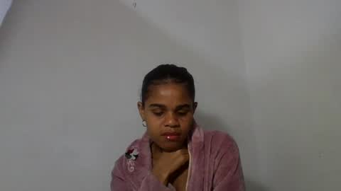 Snapshot of delphineee chatting on 07-16-26, 05:30 delphine online show from 07-16-26, 05:30