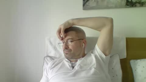 Snapshot of demarco1977 chatting on 03-04-26, 12:44 demarco1977 online show from 03-04-26, 12:44