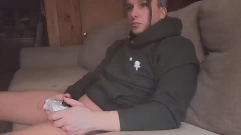 Snapshot of demelzabehr chatting on 01-29-25, 06:33 Frankie online show from 01-29-25, 06:33