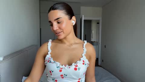 Snapshot of demetricekorf chatting on 05-15-26, 10:11 Anna online show from 05-15-26, 10:11