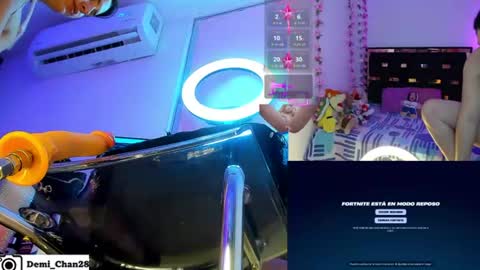 Snapshot of demi_chan chatting on 07-09-26, 02:04 demiii online show from 07-09-26, 02:04