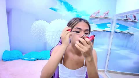 Snapshot of demi_leed chatting on 02-19-26, 12:01 DEMI online show from 02-19-26, 12:01