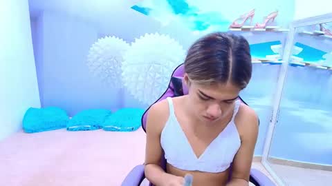 Snapshot of demi_leed chatting on 02-20-26, 11:54 DEMI online show from 02-20-26, 11:54