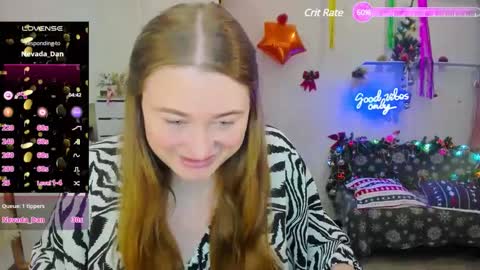 Snapshot of demure_soul chatting on 12-13-24, 06:21 Sophie online show from 12-13-24, 06:21