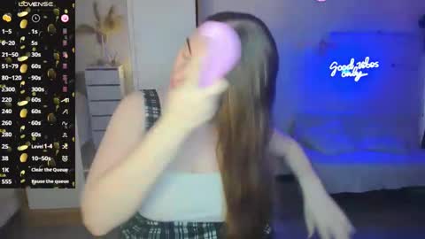 Snapshot of demure_soul chatting on 02-10-25, 08:31 Sophie online show from 02-10-25, 08:31