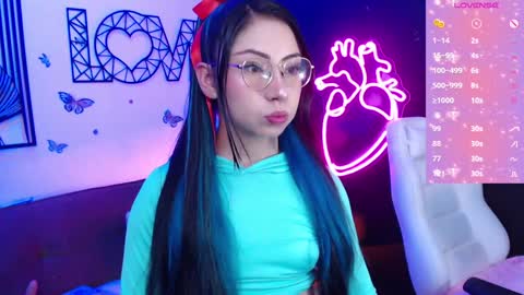 Snapshot of demyanderson_ chatting on 12-17-24, 09:05 Demy online show from 12-17-24, 09:05