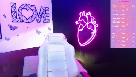 Snapshot of demyanderson_ chatting on 12-28-24, 12:04 Demy online show from 12-28-24, 12:04