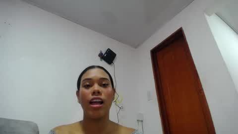 Snapshot of dena_k_ chatting on 09-09-25, 07:24 Dena k s online show from 09-09-25, 07:24