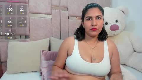 Denisse Khan online show from 10-20-25, 11:05