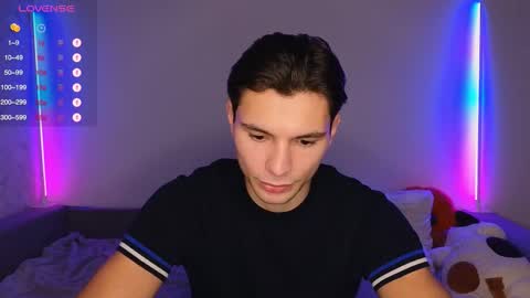 Den online show from 12-03-25, 01:20