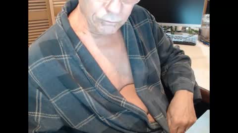 Den  Jet online show from 12-23-25, 10:35