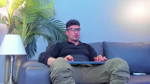 dennis_cox_ online show from 10-12-25, 11:37