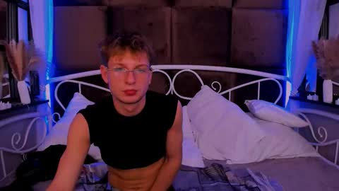 Dennis online show from 11-25-25, 04:40