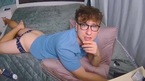 Dennis online show from 10-24-25, 06:26