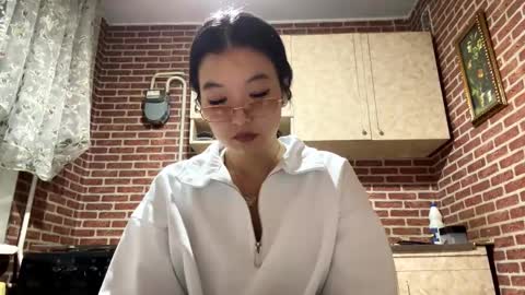 Emma online show from 09-29-25, 01:16