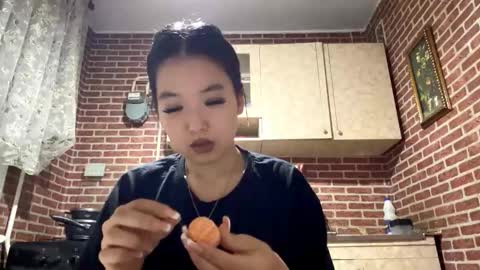 Emma online show from 11-04-25, 12:59