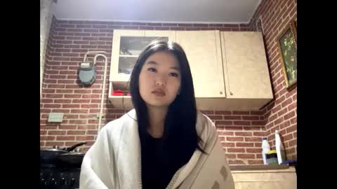 Snapshot of denysebernacchi chatting on 02-11-26, 02:11 Emma online show from 02-11-26, 02:11