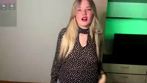 Luna online show from 03-25-26, 04:13