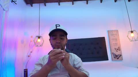 Snapshot of dereck_jhonsonn chatting on 11-05-25, 10:10 Dereck online show from 11-05-25, 10:10