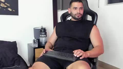 Dereck Vega online show from 12-05-24, 01:36