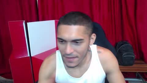 Snapshot of derek_storm_ chatting on 09-27-25, 03:11 D E R E K online show from 09-27-25, 03:11