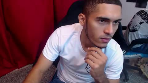 Snapshot of derek_storm_ chatting on 09-28-25, 03:01 D E R E K online show from 09-28-25, 03:01