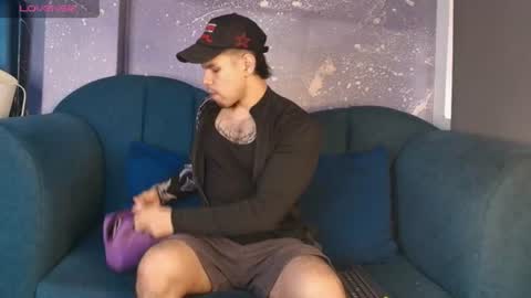 Snapshot of derek_voss chatting on 07-01-26, 01:02 derek_voss online show from 07-01-26, 01:02