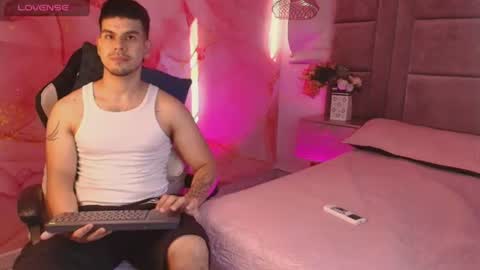 Snapshot of derek_voss chatting on 07-13-26, 08:44 derek_voss online show from 07-13-26, 08:44